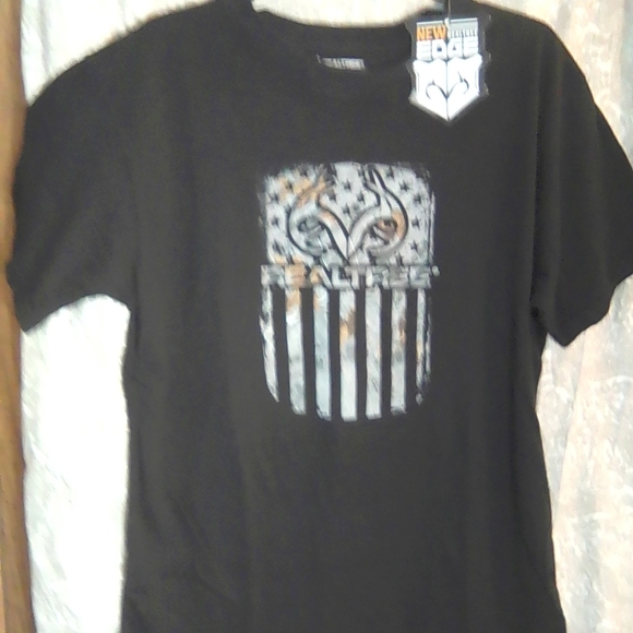 Realtree Other - NWT Mens, Real Tree, black,American Flag graphic tee size L